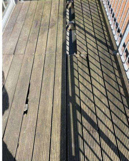 Alte Terrassendielen Balkon vor Erneuerung des Bodenbelags
